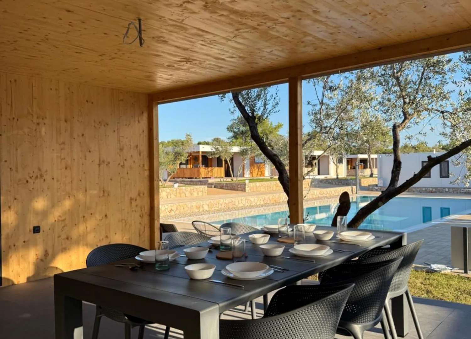 Mobile Home Aura, Village Twins Pakostane 0*,